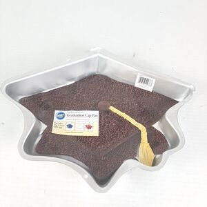 🔥NWT Wilton Topping Of Success  Graduation Cap Cake Pan